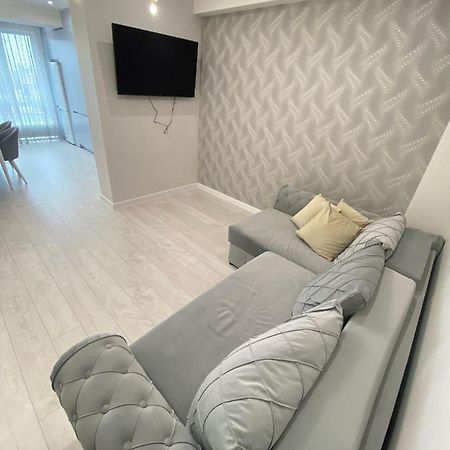 Tourist Grand Ismail Apartments Chişinǎu Buitenkant foto