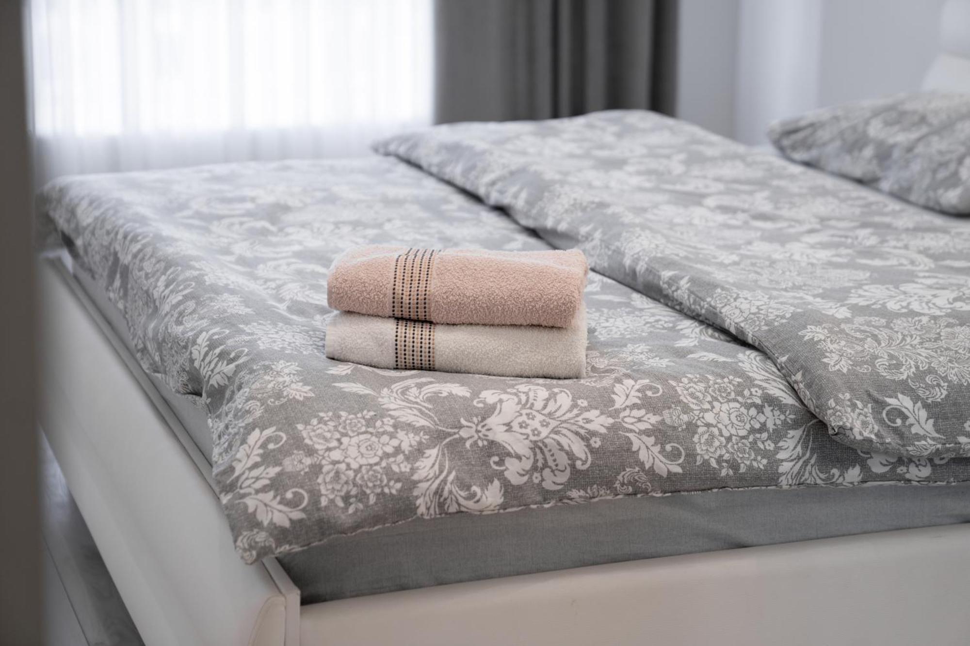 Tourist Grand Ismail Apartments Chişinǎu Buitenkant foto